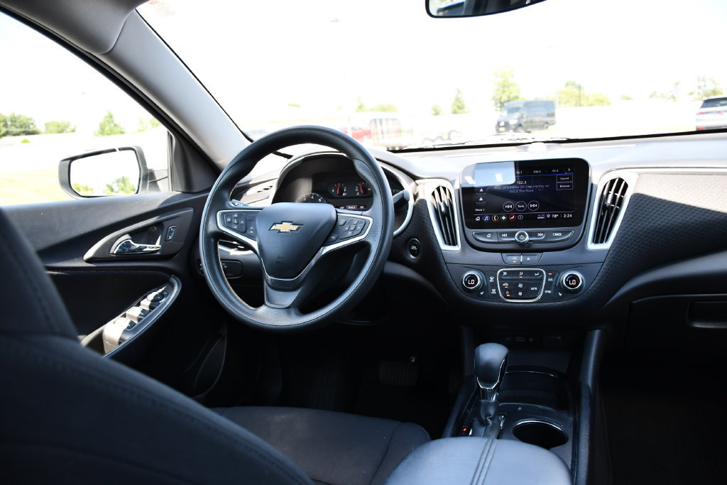 Used 2023 Chevrolet Malibu LT FWD image 23