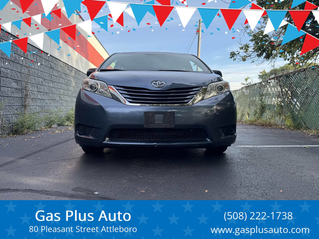 Used 2017 Toyota Sienna LE