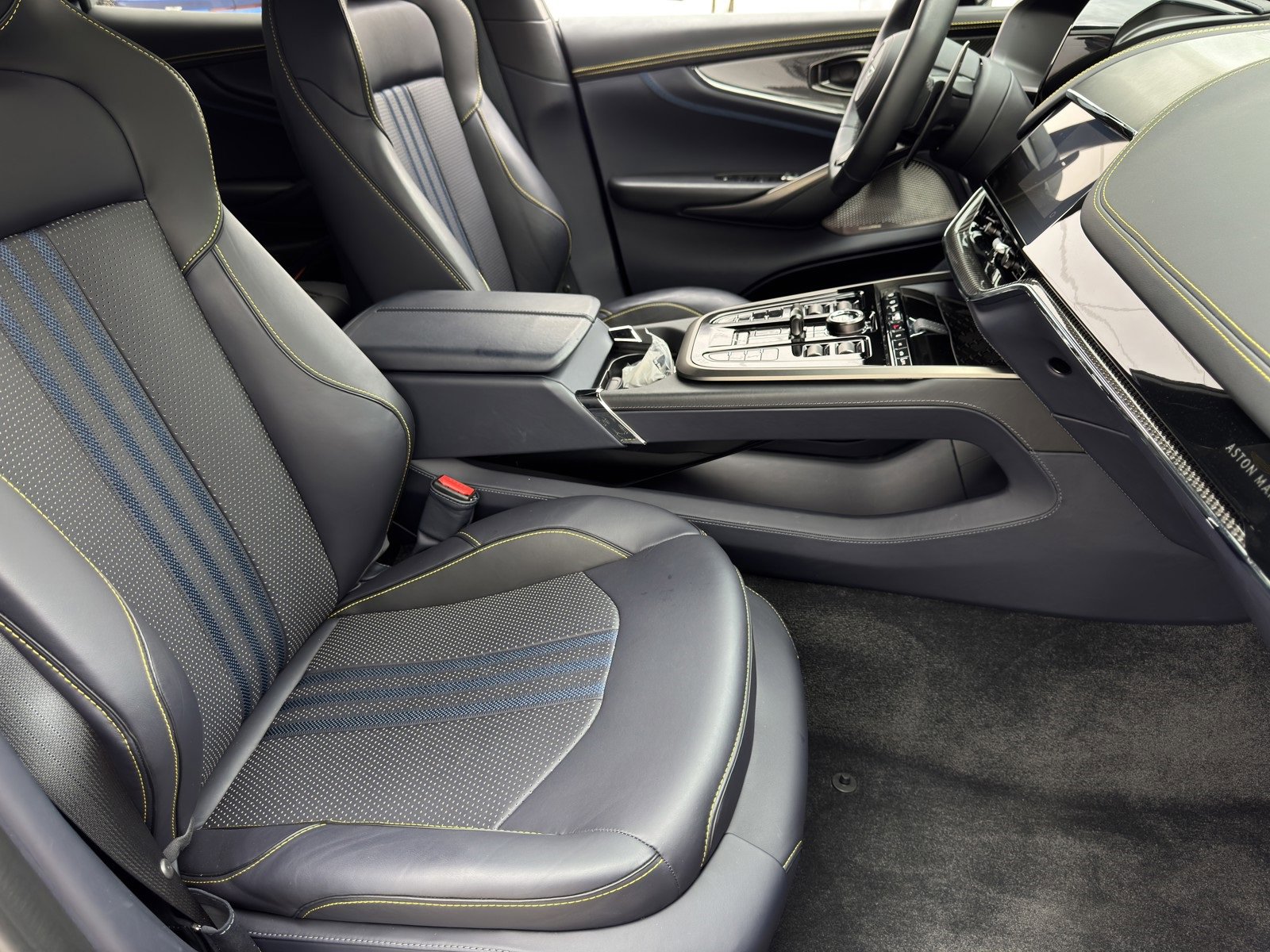 Used 2025 Aston Martin DBX 707 image 19