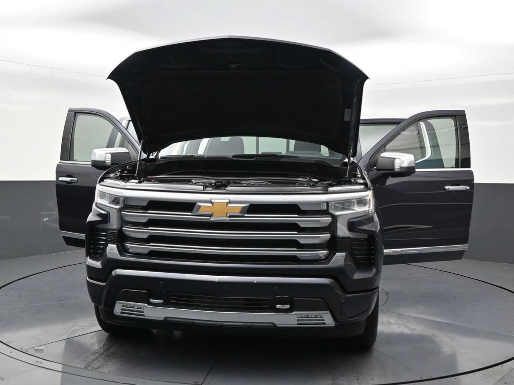 Used 2024 Chevrolet Silverado 1500 High Country w/ High Country Premium Package AWD/4WD image 34