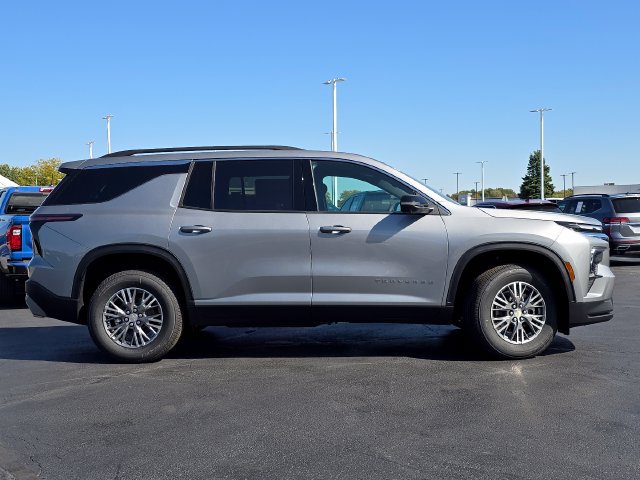 New 2027 Chevrolet Traverse LT w/ Driver Confidence Package FWD image 17