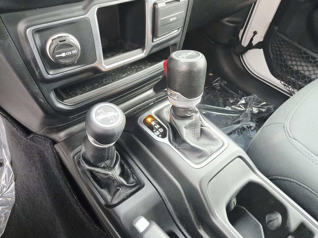 Used 2018 Jeep Wrangler Unlimited Sport image 33