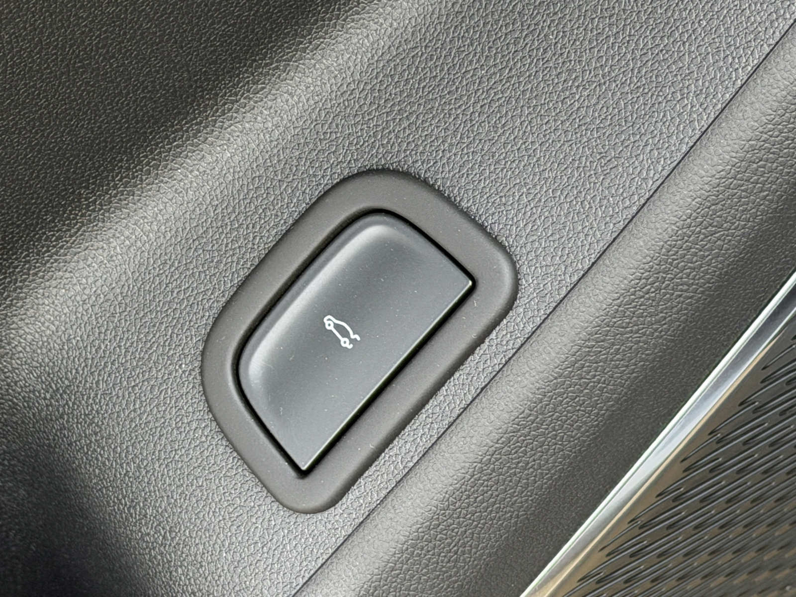 New 2026 Chevrolet Traverse High Country FWD image 7