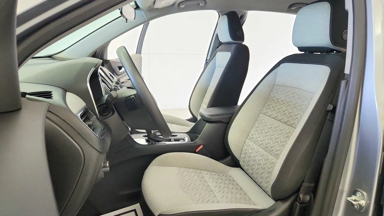 Used 2024 Chevrolet Equinox LS w/ LS Convenience Package FWD image 20