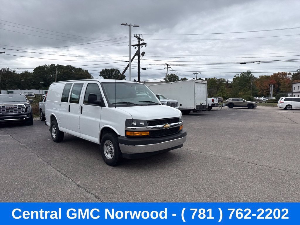 Used 2025 Chevrolet Express 2500 w/ Driver Convenience Package RWD image 7