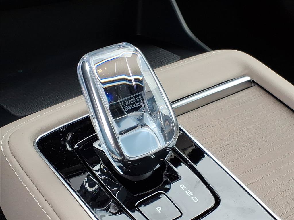 New 2026 Volvo XC90 B6 Plus w/ Protection Package Premier AWD/4WD image 22