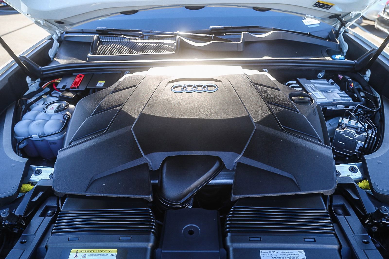 Used 2023 Audi Q8 Premium image 29