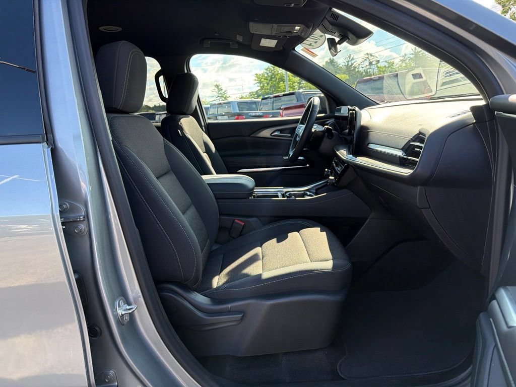 Used 2024 Chevrolet Traverse LS w/ LPO, Floor Liner Package AWD/4WD image 33