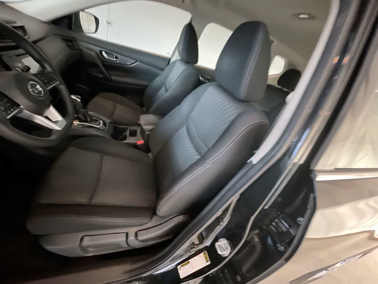 Used 2017 Nissan Rogue S AWD/4WD image 11