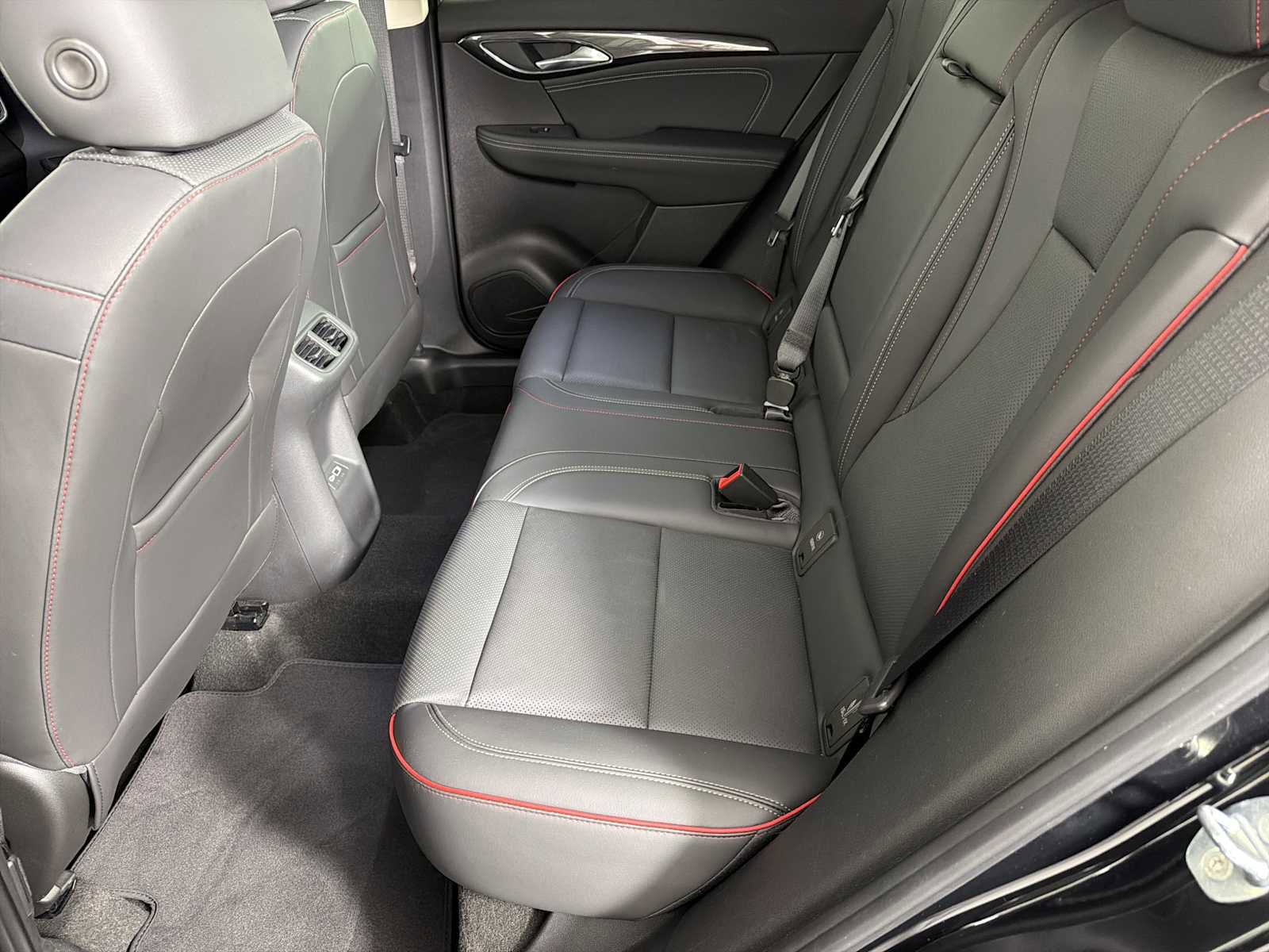 Used 2023 Buick Envision Essence w/ Sport Touring Package image 19