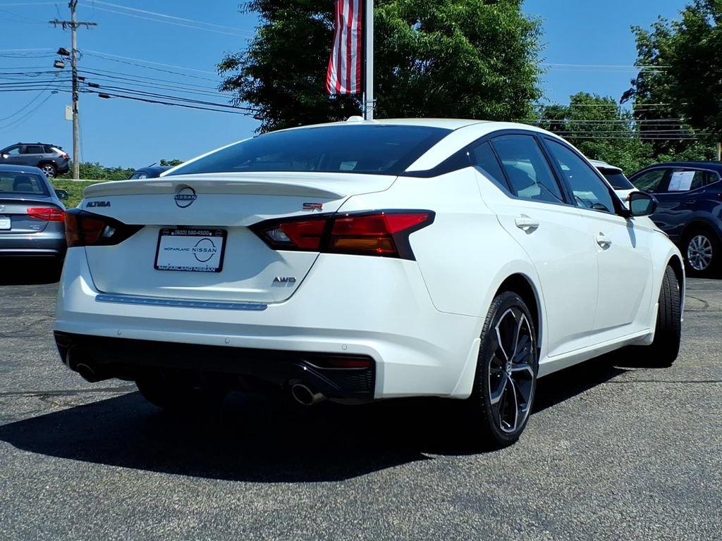 Certified 2023 Nissan Altima 2.5 SR AWD/4WD image 3