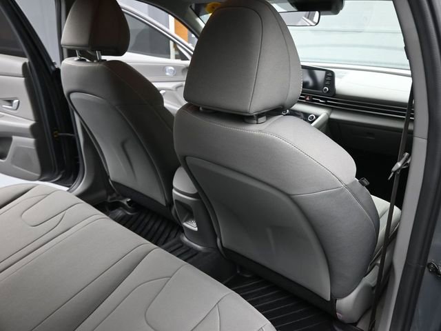 Used 2025 Hyundai Elantra Sport image 16