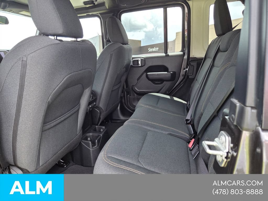 Used 2025 Jeep Wrangler Unlimited Sport AWD/4WD image 5