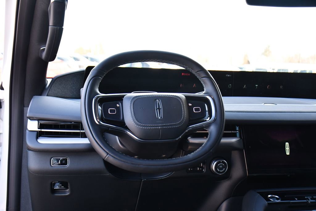 New 2026 Lincoln Navigator L Reserve w/ Jet Appearance Package image 12