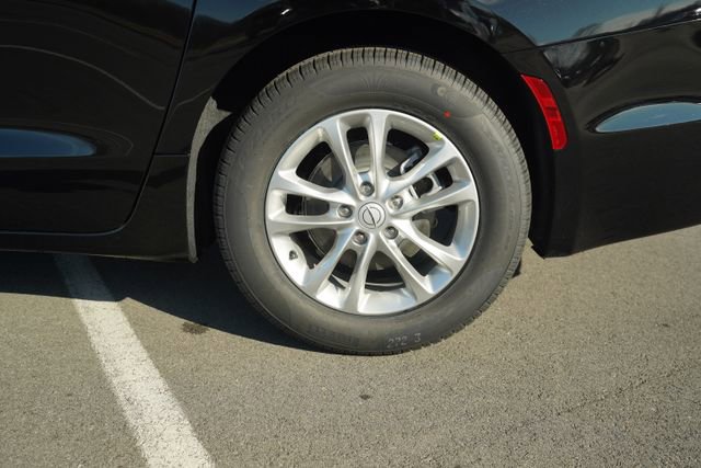 New 2026 Chrysler Pacifica Select FWD image 38
