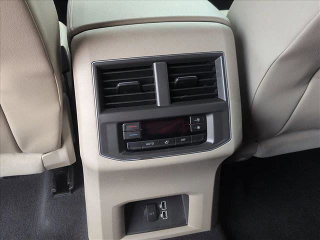 Used 2019 Volkswagen Atlas SE w/ Towing Package image 17