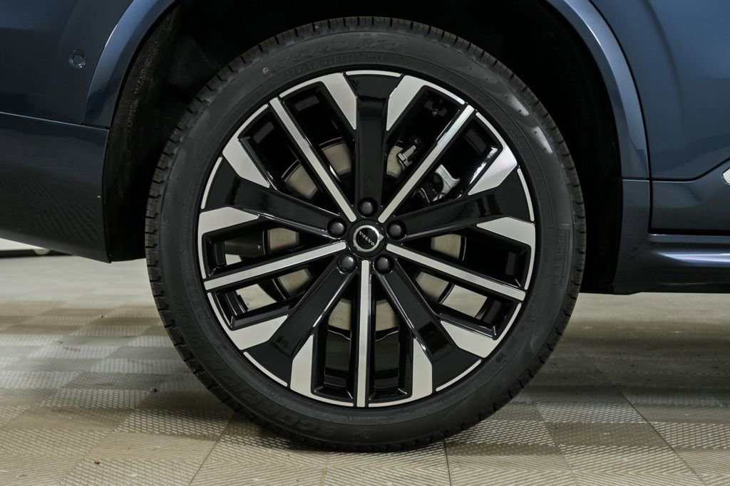 Used 2026 Volvo XC90 B6 Plus w/ Protection Package Premier image 42
