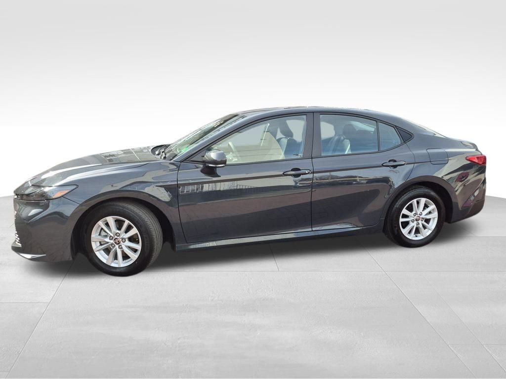 Used 2025 Toyota Camry Hybrid image 3