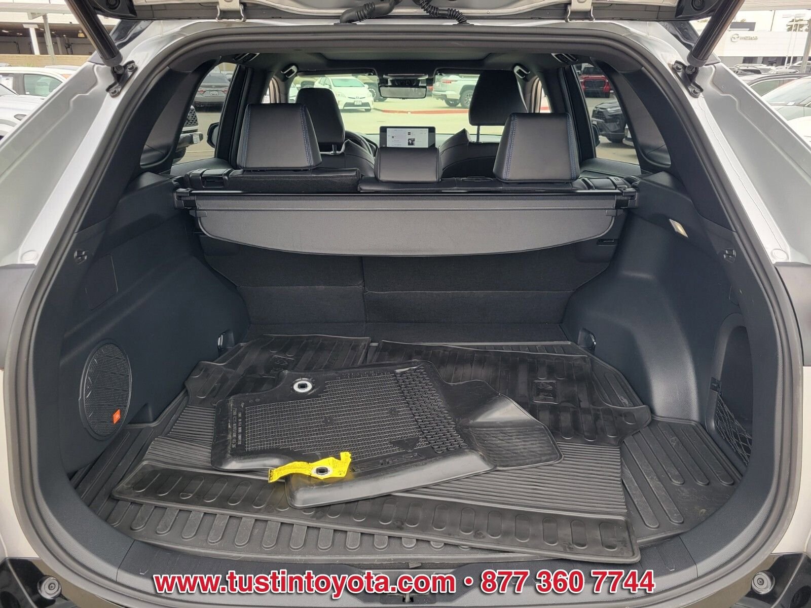 Used 2023 Toyota RAV4 XSE AWD/4WD image 13