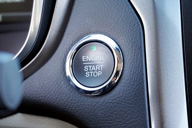 Used 2020 Ford Fusion SE FWD image 29
