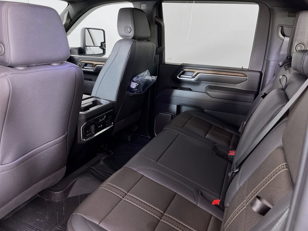 Used 2025 Chevrolet Silverado 3500 High Country w/ High Country Premium Package AWD/4WD image 33