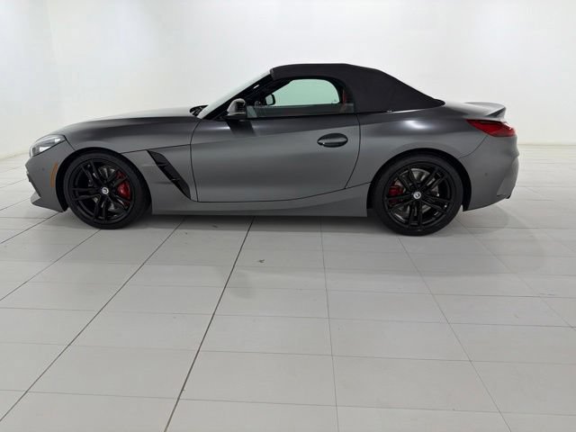 Used 2022 BMW Z4 M40i w/ Premium Package RWD image 2