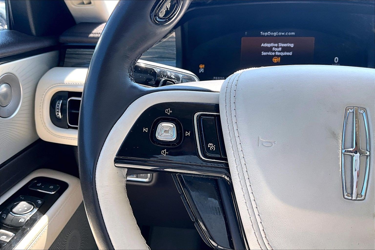 Used 2020 Lincoln Aviator Black Label w/ Dynamic Handling Package AWD/4WD image 17
