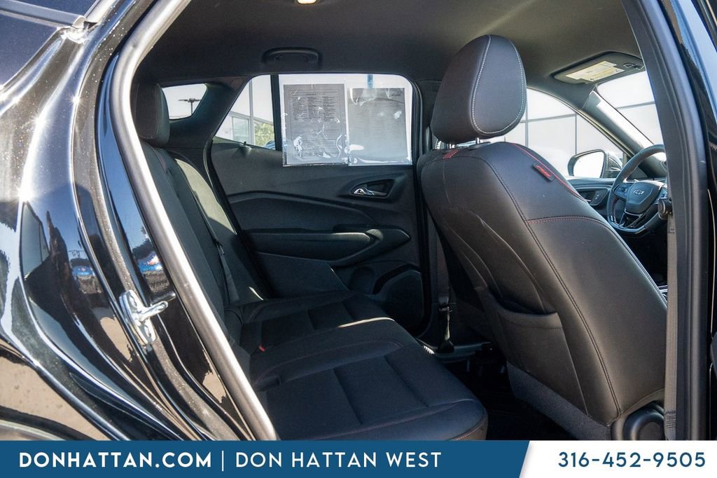 Used 2025 Chevrolet Trax RS w/ Driver Confidence Package FWD image 19