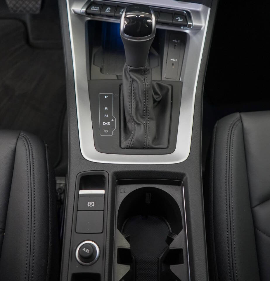 Used 2024 Audi Q3 2.0T Premium Plus w/ Premium Plus Package image 50