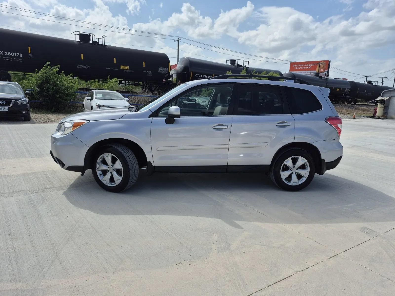 Used 2016 Subaru Forester 2.5i Limited AWD/4WD image 2