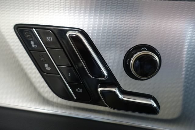 Used 2024 Cadillac Lyriq Tech AWD/4WD image 19