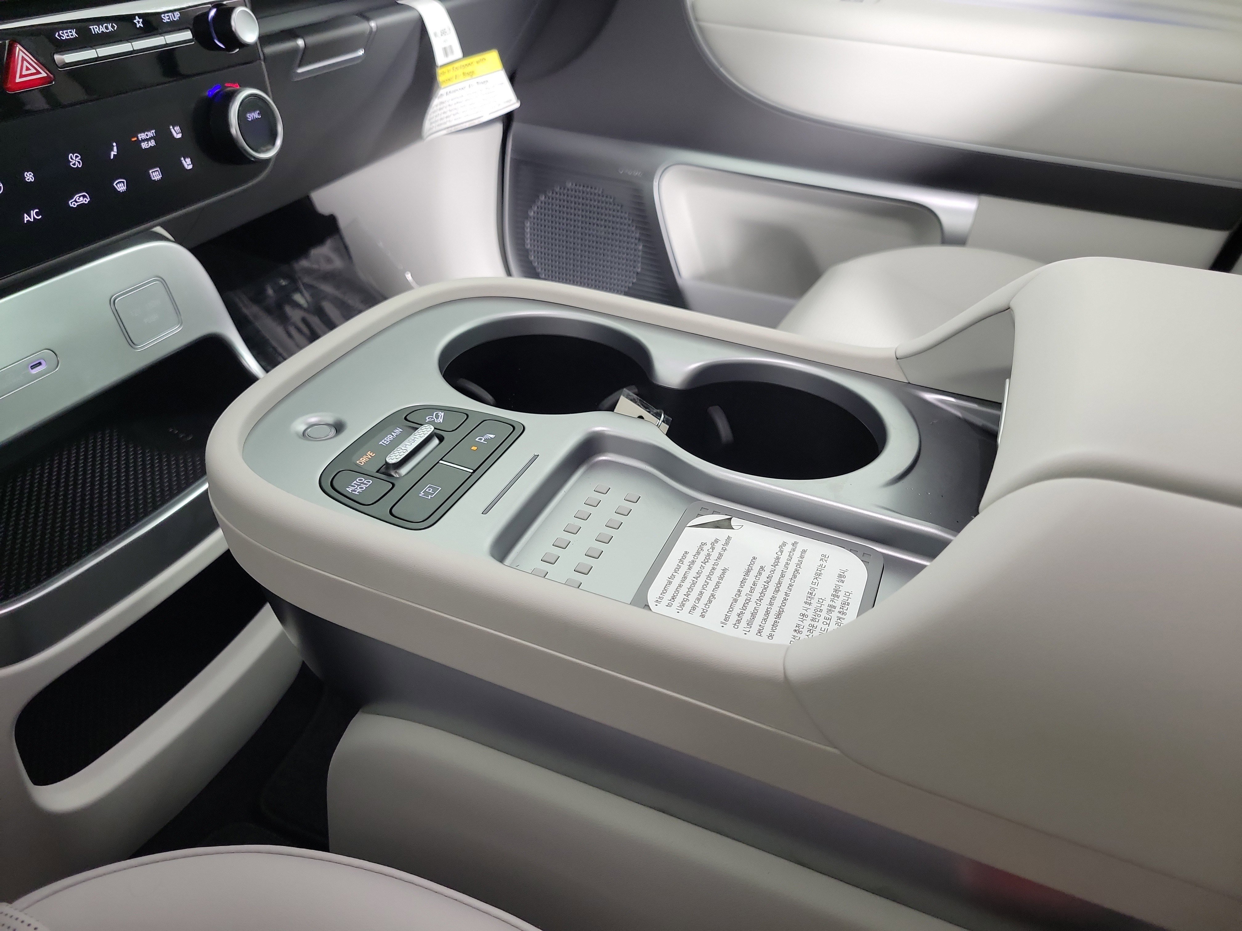 New 2026 Hyundai Ioniq 9 Limited image 18