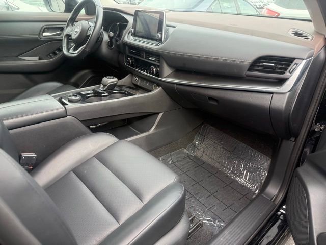 Used 2023 Nissan Rogue SV w/ SV Premium B Package AWD/4WD image 4