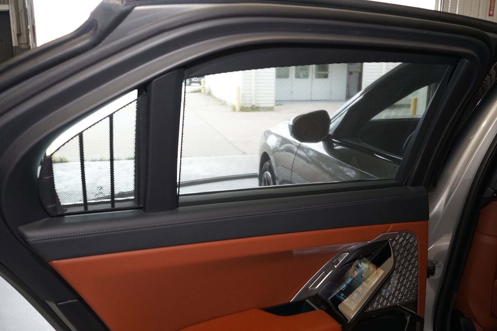 Used 2023 BMW 740i image 24