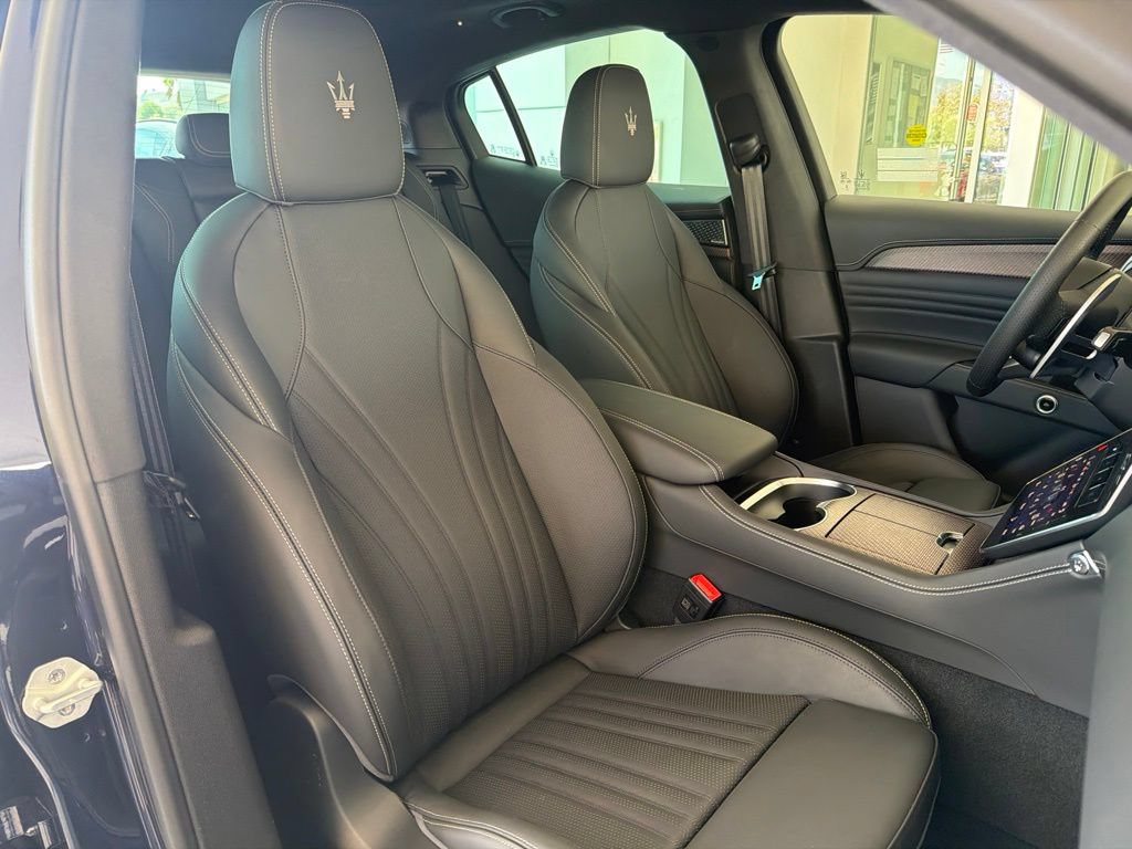 Certified 2025 Maserati Grecale Folgore AWD/4WD image 16
