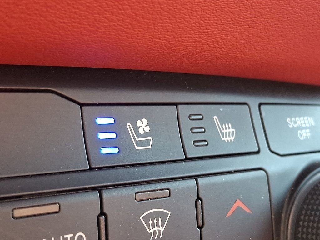 Used 2022 Dodge Durango R/T w/ Blacktop Package image 25