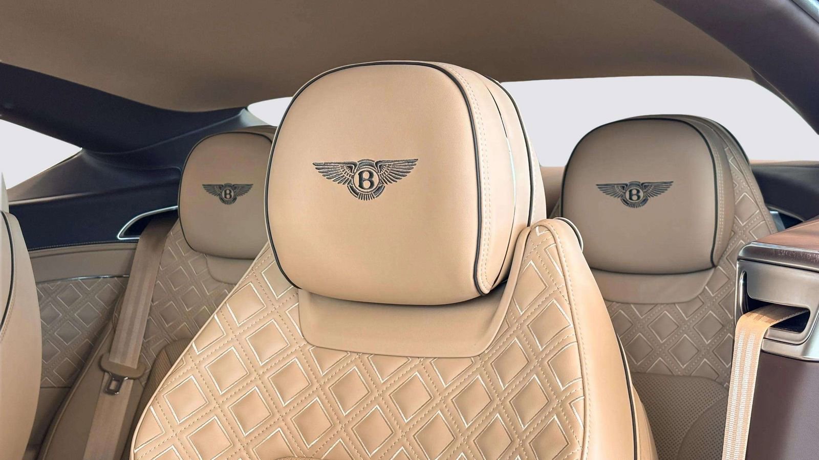 Used 2020 Bentley Continental GT V8 image 17