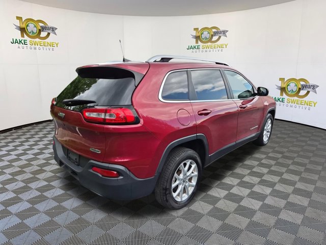 Used 2017 Jeep Cherokee Latitude w/ Trailer Tow Group FWD image 10