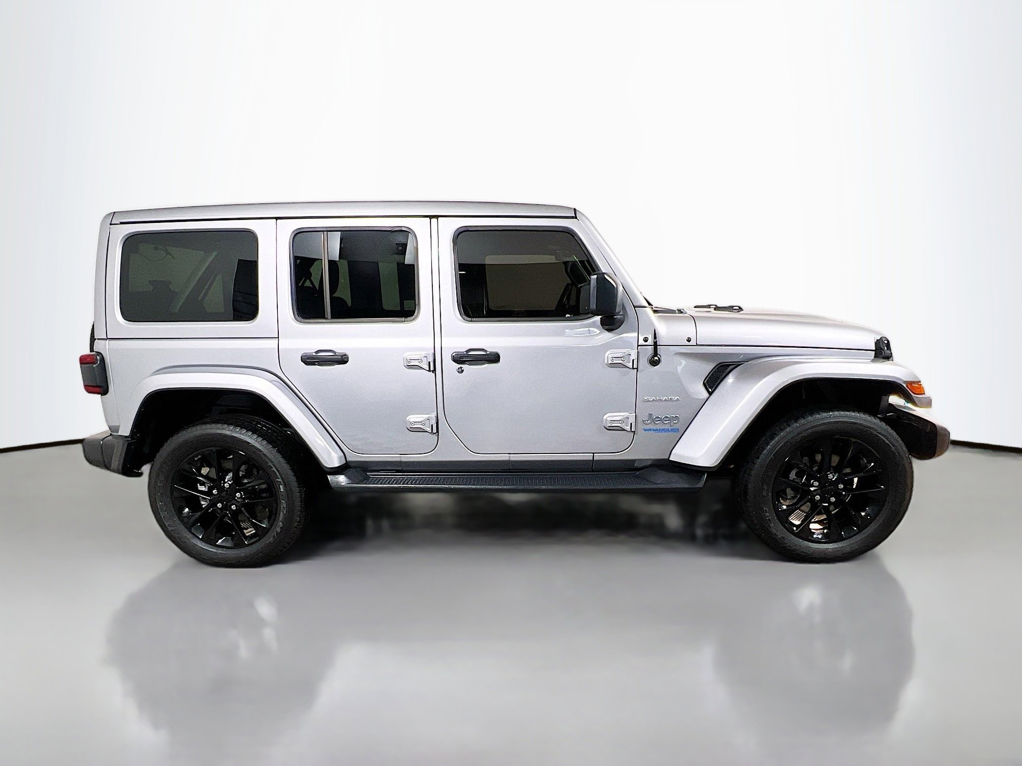 Used 2021 Jeep Wrangler Unlimited Sahara w/ Cold Weather Group image 3