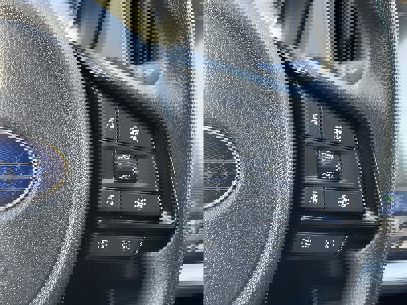 Used 2025 Subaru Crosstrek 2.0i Premium image 29