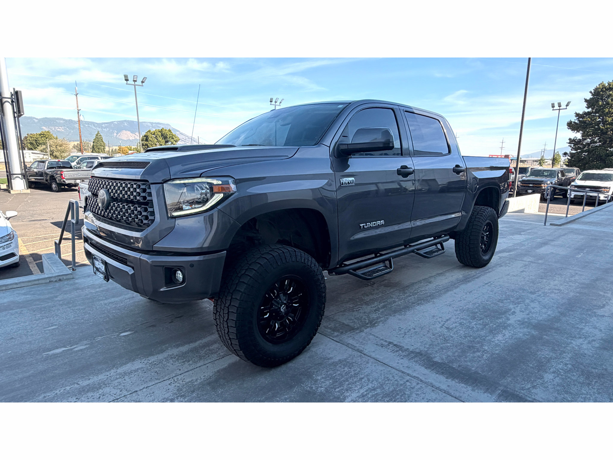 Used 2019 Toyota Tundra SR5 AWD/4WD image 3