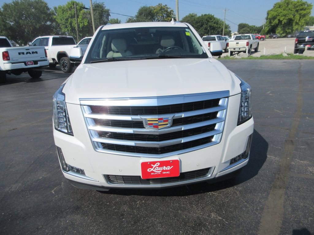 Certified 2020 Cadillac Escalade Premium Luxury AWD/4WD image 13