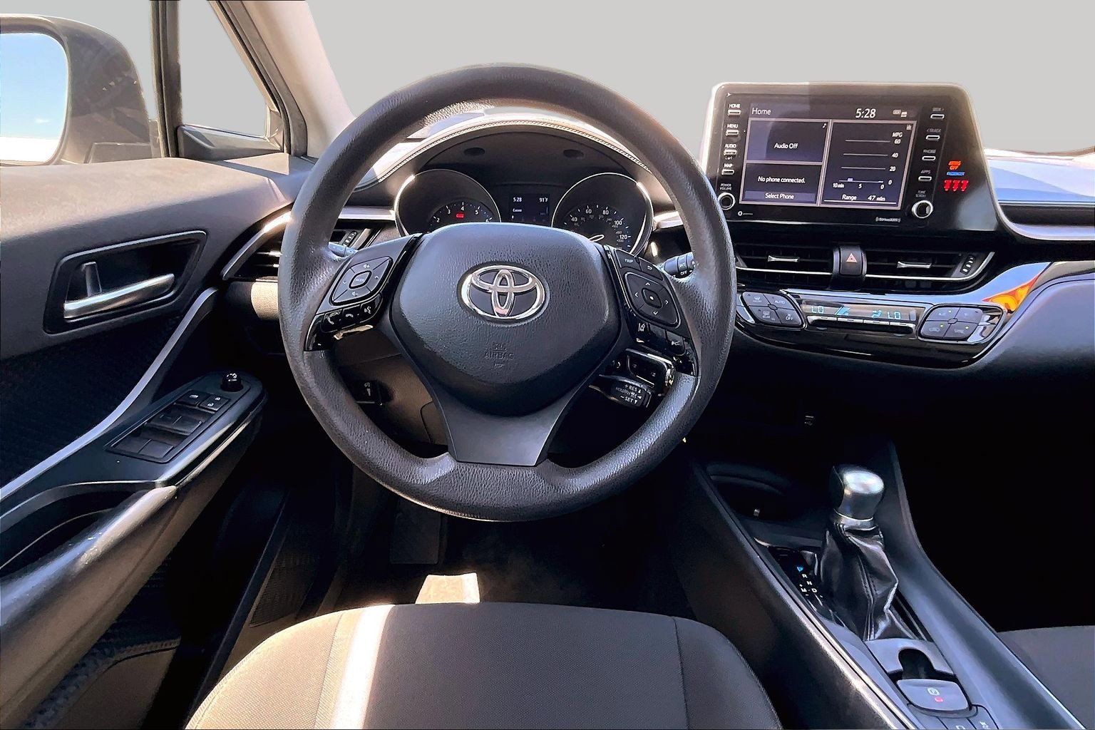 Used 2020 Toyota C-HR LE FWD image 5