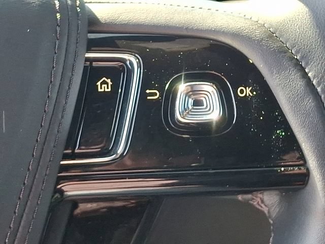 Certified 2025 Lincoln Aviator Black Label AWD/4WD image 22