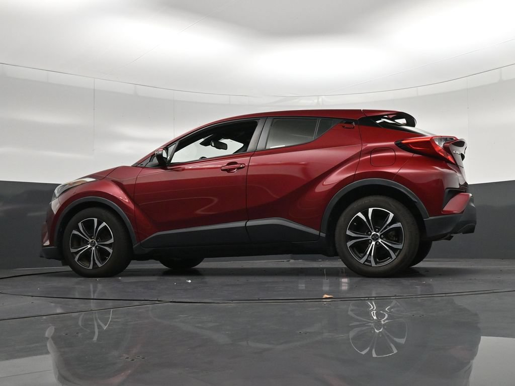 Used 2019 Toyota C-HR LE FWD image 31