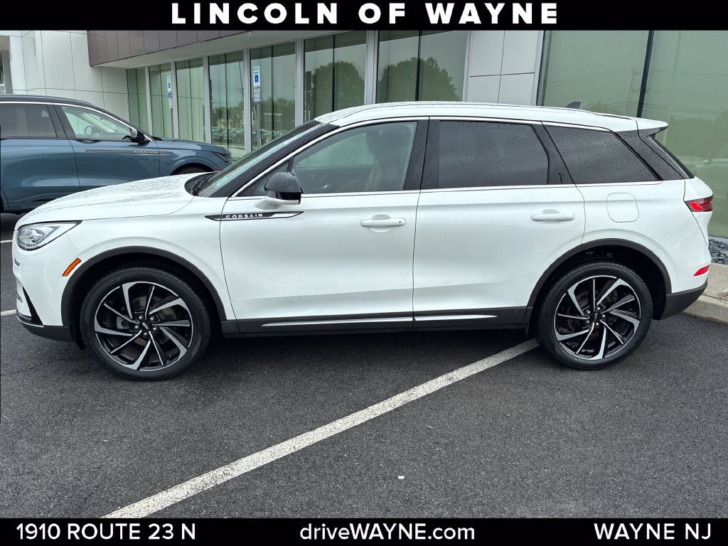 Certified 2023 Lincoln Corsair Reserve FWD image 2