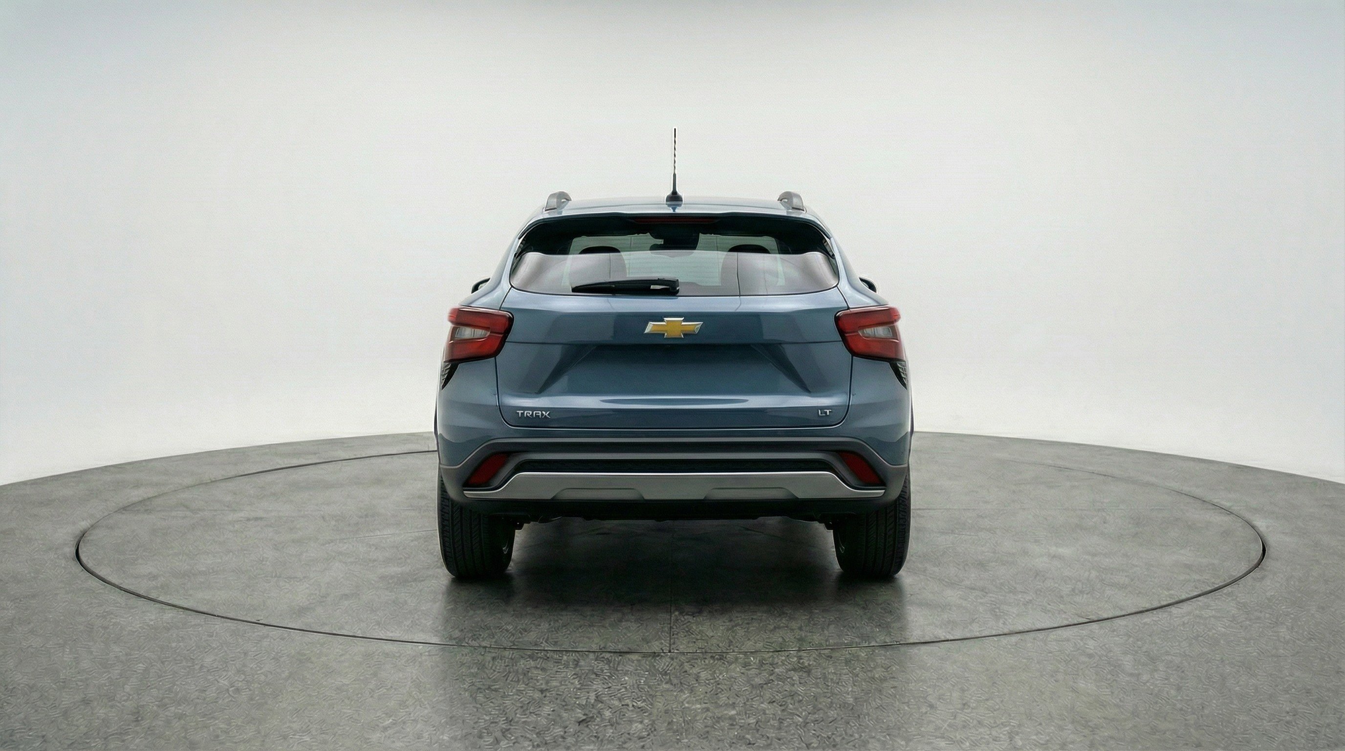 Used 2025 Chevrolet Trax LT FWD image 7