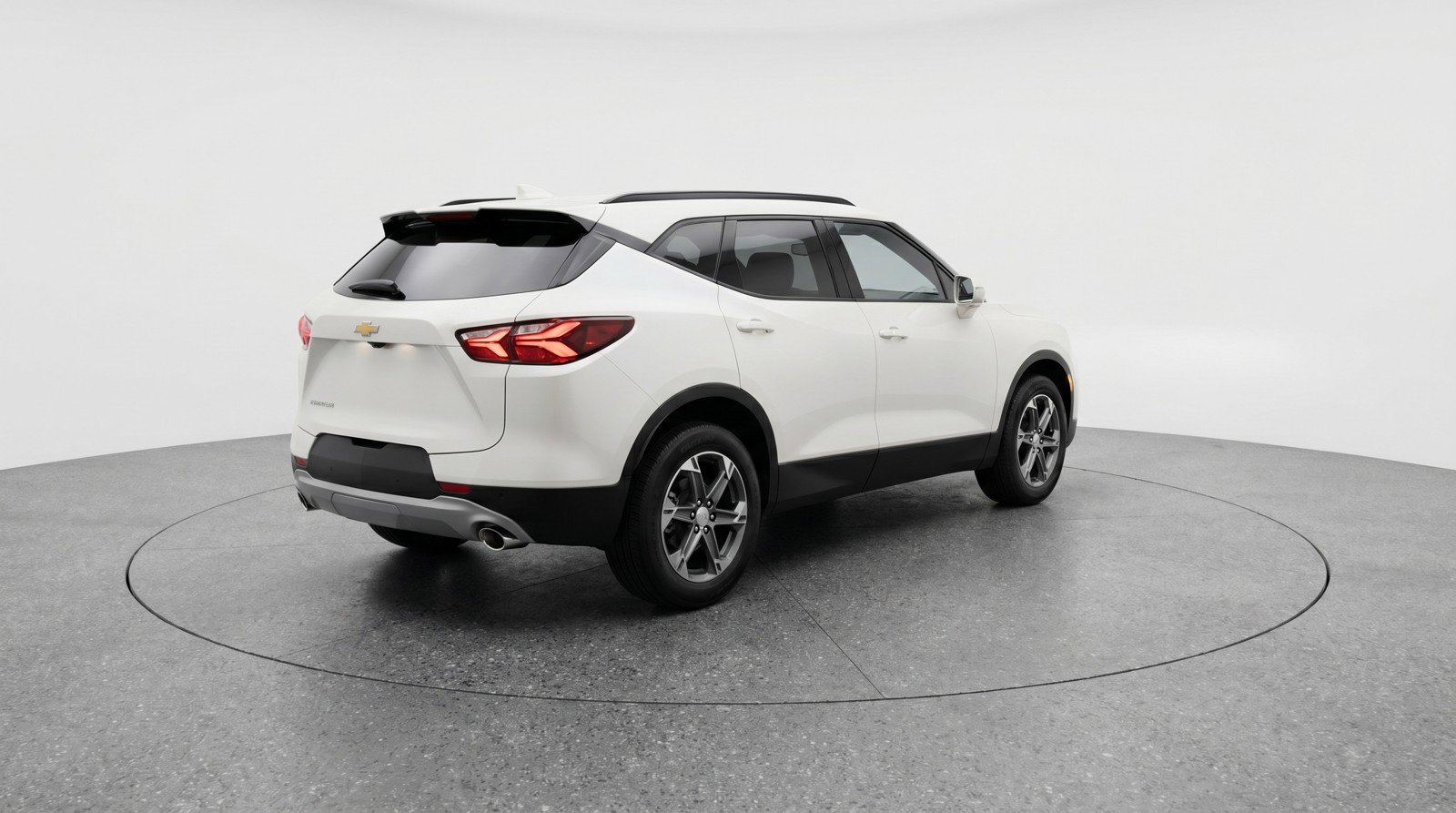 Used 2025 Chevrolet Blazer LT FWD image 9