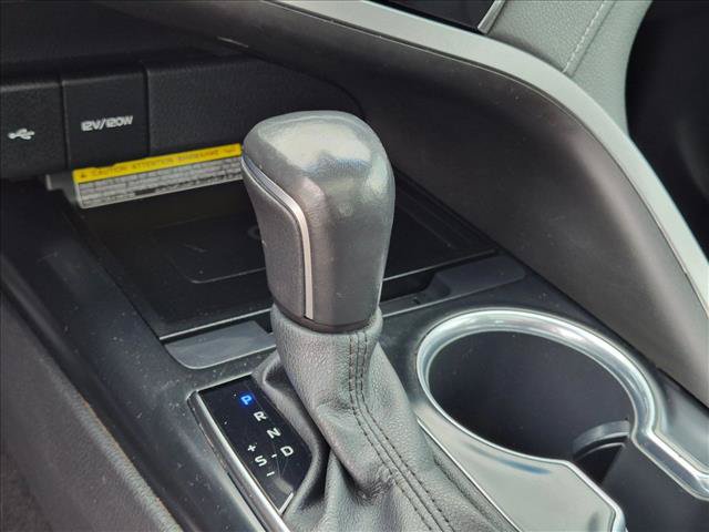 Used 2020 Toyota Camry XSE FWD image 11