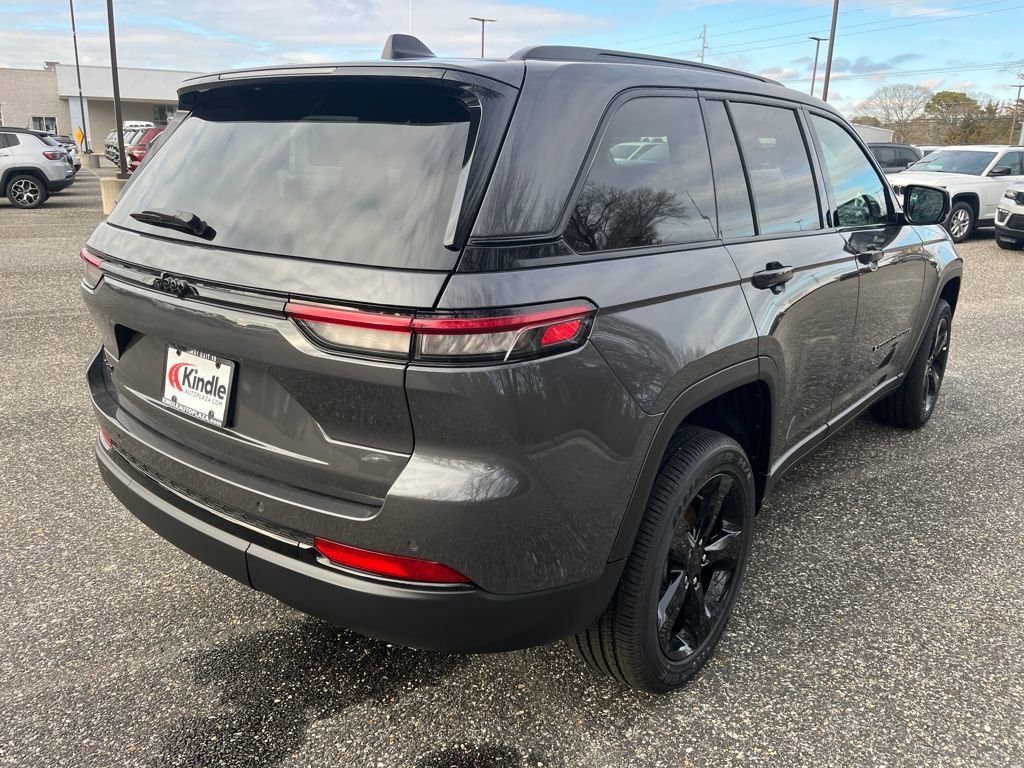 New 2025 Jeep Grand Cherokee Altitude image 25